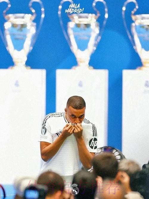 姆巴佩亮相新伯纳乌 今夏是弗洛伦蒂诺圆梦之夏 姆巴佩亮相新伯纳乌 今夏是弗洛伦蒂诺圆梦之夏